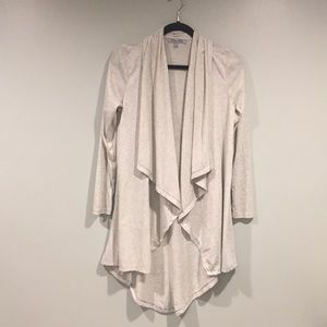 Beautiful light gray cardigan!!